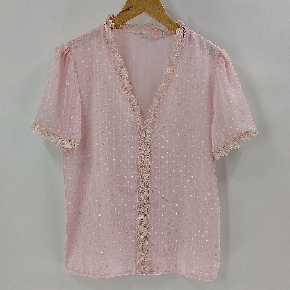 C+D+M Blouse Pink Size Medium Swiss Dot w Lace Sheer Back Short Sleeve V Neck